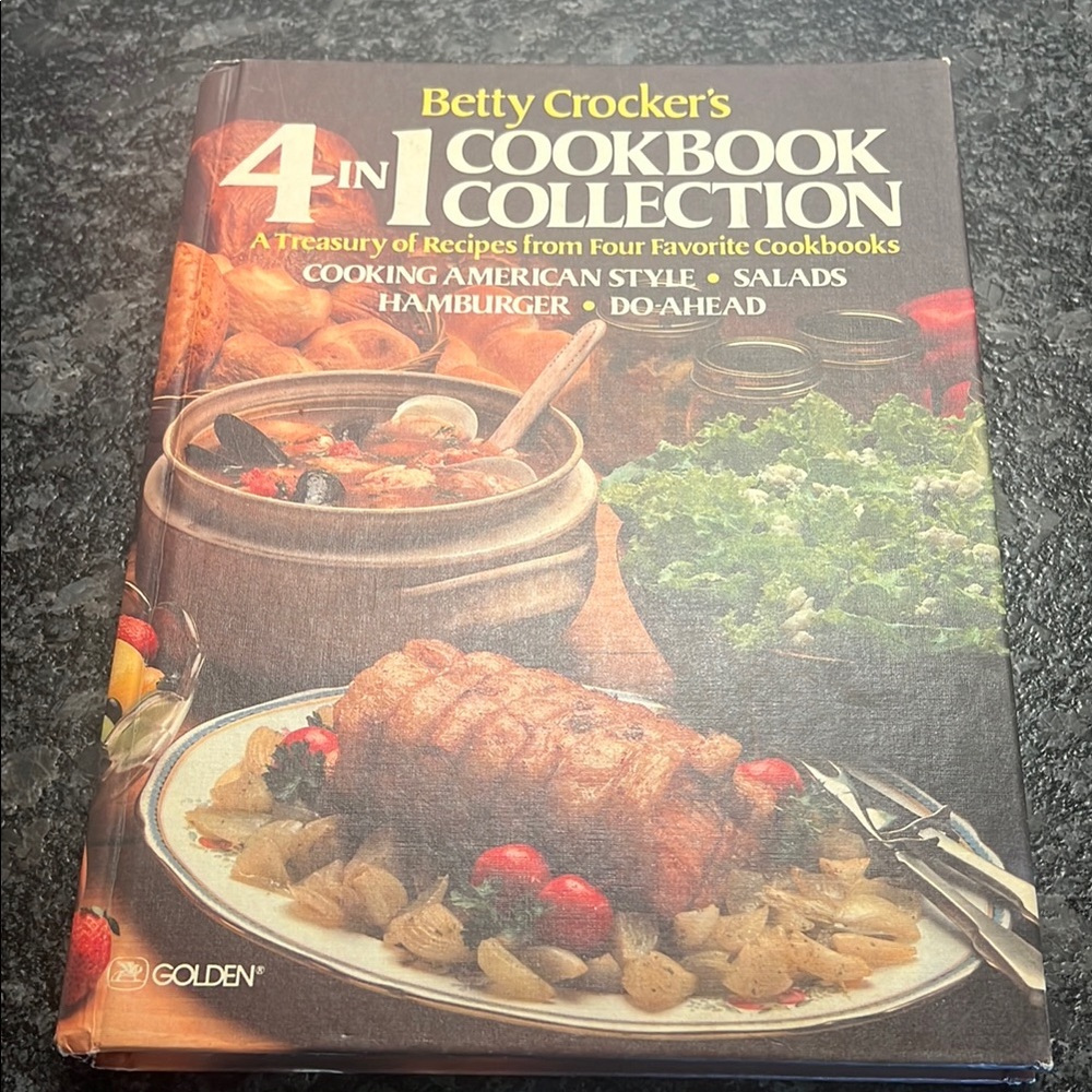 Betty Crocker's 4-in-1 Cookbook Collection